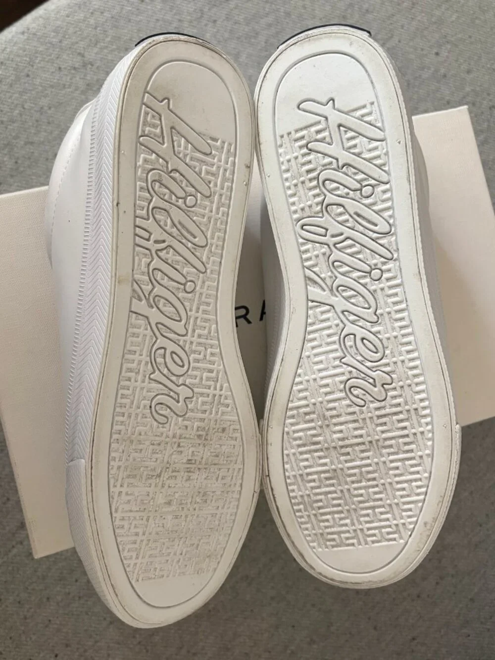 Tommy Hilfiger Laven lLaceless Slip on Sneakers Style TWLAVEN-C women's size 7.5